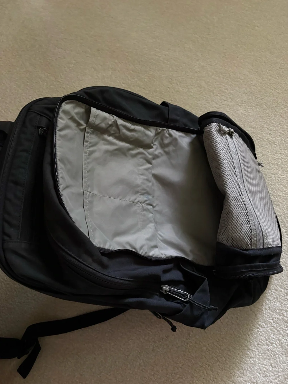 Fjallraven Unisex Raven Black Backpack.